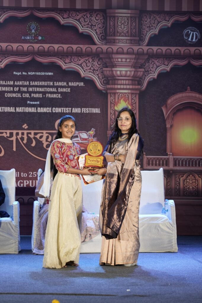 Students bring Laurels at Dance Competition Held in Nagpur
