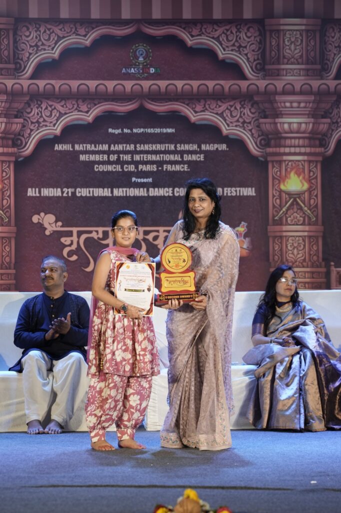 Students bring Laurels at Dance Competition Held in Nagpur