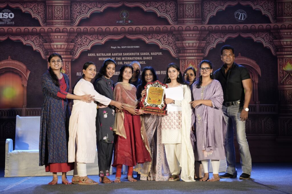 Students bring Laurels at Dance Competition Held in Nagpur