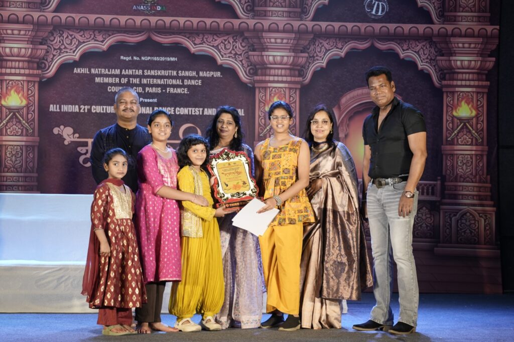 Students bring Laurels at Dance Competition Held in Nagpur